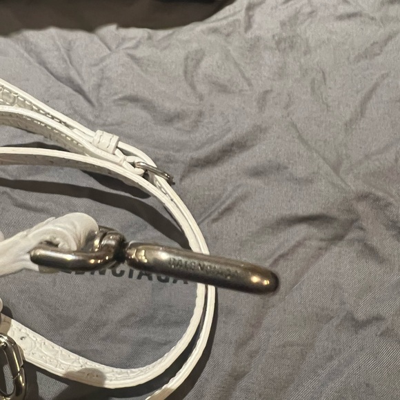 BALENCIAGA
Small Hourglass Tote Bag in white - Picture 7 of 10